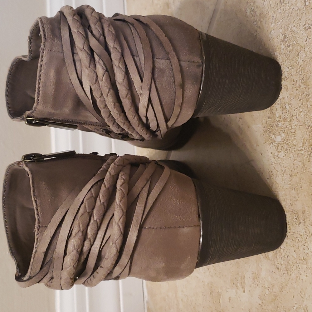 Boots - Picture 2 of 10